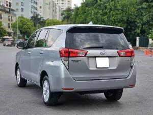 Toyota Innova 2.0E 2019 - Cần bán xe Toyota Innova 2.0E đời 2019, màu bạc