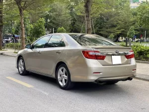 Toyota Camry 2.5Q 2015 - Bán xe Toyota Camry 2.5Q 2015, màu vàng