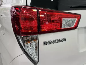 Toyota Innova 2.0E 2020 - TOYOTA INNOVA 2.0E 2020 gia đình sử dụng kỹ bảo dưỡng hãng.