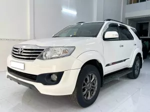 Toyota Fortuner TRD 4x2 AT 2015 - Cần bán xe Toyota Fortuner TRD 4x2 AT đời 2015, màu trắng, giá chỉ 490 triệu