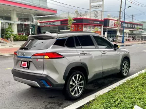 Toyota Corolla Cross 2021 - Bán xe Cross Hybrid 2021 chạy 55.000 km màu bạc 