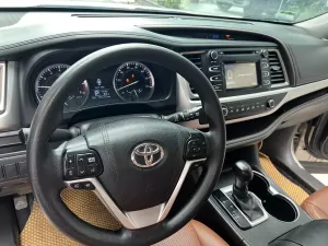 Toyota Highlander LE 2015 - Cần bán xe Toyota Highlander LE sản xuất năm 2015 