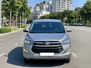 Toyota Innova 2.0G 2017 - Cần bán Toyota Innova 2.0G đời 2017, màu bạc, giá 495tr