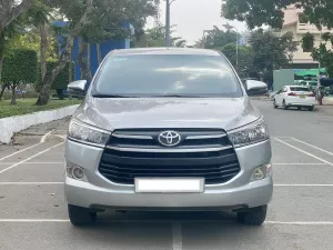 Toyota Innova 2.0E 2020 - Bán xe Toyota Innova 2.0E đời 2020, màu bạc