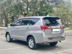 Toyota Innova 2.0E 2020 - Bán xe Toyota Innova 2.0E đời 2020, màu bạc