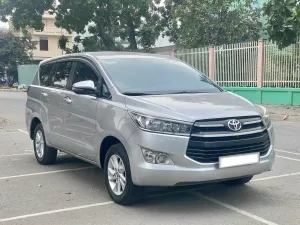 Toyota Innova 2.0E 2020 - Bán xe Toyota Innova 2.0E đời 2020, màu bạc