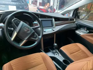 Toyota Innova 2.0G 2019 - Cần bán xe Toyota Innova 2.0G  2019, màu bạc, giá tốt