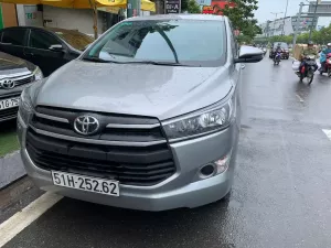 Toyota Innova 2.0G 2019 - Cần bán xe Toyota Innova 2.0G  2019, màu bạc, giá tốt