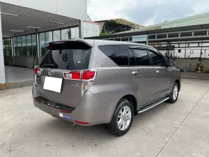 Toyota Innova 2.0E 2020 - Bán Toyota Innova 2.0E đời 2020, màu xám, giá tốt