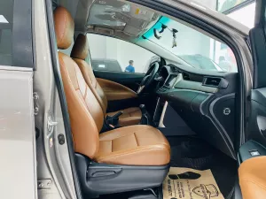 Toyota Innova 2.0E 2020 - Bán Toyota Innova 2.0E đời 2020, màu xám, giá tốt