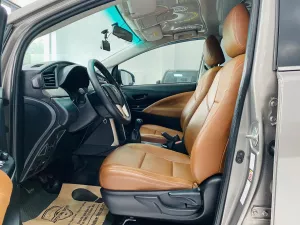 Toyota Innova 2.0E 2020 - Bán Toyota Innova 2.0E đời 2020, màu xám, giá tốt