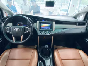 Toyota Innova 2.0E 2020 - Bán Toyota Innova 2.0E đời 2020, màu xám, giá tốt