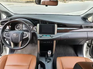 Toyota Innova 2.0V 2020 - Bán xe Toyota Innova 2.0V đời 2020, màu trắng, giá tốt