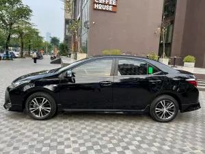 Toyota Corolla Altis 1.8E AT 2021 - Cần bán xe Toyota Corolla Altis 1.8E AT đời 2021, màu đen, xe nhập