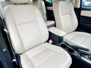 Toyota Corolla Altis 1.8E AT 2021 - Cần bán xe Toyota Corolla Altis 1.8E AT đời 2021, màu đen, xe nhập