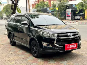 Toyota Innova Venturer 2019 - Venturer 2019 Full Đen Chất Xe Rất Đẹp 141Km