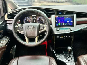 Toyota Innova Venturer 2019 - Venturer 2019 Full Đen Chất Xe Rất Đẹp 141Km