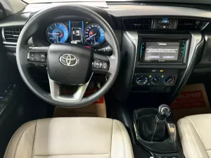 Toyota Fortuner 2021 - Fortuner 2021 Máy Dầu Số Sàn Chất Xe Zin 79Km