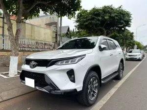 Toyota Fortuner legender 4x2 AT 2023 - Bán xe Toyota Fortuner legender 4x2 AT năm 2023, màu trắng