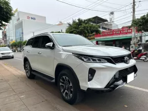 Toyota Fortuner legender 4x2 AT 2023 - Bán xe Toyota Fortuner legender 4x2 AT năm 2023, màu trắng