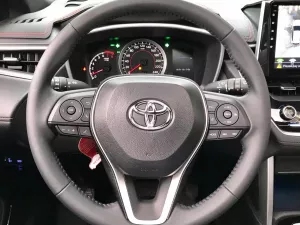 Toyota Corolla Cross 1.8V 2021 - Cần bán Toyota Corolla Cross 1.8V đời 2021, màu đỏ, nhập khẩu nguyên chiếc, 699 triệu