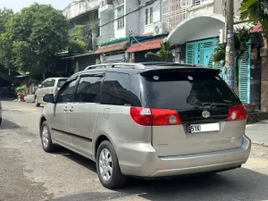 Toyota Sienna LE 3.5L 2006 - Bán Toyota Sienna LE 3.5L đời 2006, màu bạc, xe nhập