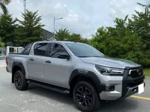 Toyota Hilux Adventure 4x4 2021 - Cần bán Toyota Hilux Adventure 4x4 đời 2021, màu bạc, nhập khẩu nguyên chiếc, giá tốt