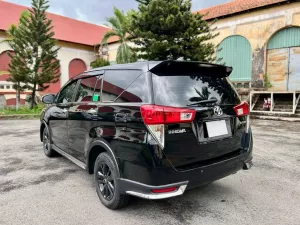 Toyota Innova Venturer 2.0AT 2019 - Bán ô tô Toyota Innova Venturer 2.0AT đời 2019, màu đen