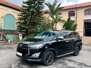 Toyota Innova Venturer 2.0AT 2019 - Bán ô tô Toyota Innova Venturer 2.0AT đời 2019, màu đen