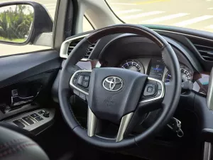 Toyota Innova Venturer 2.0AT 2019 - Bán ô tô Toyota Innova Venturer 2.0AT đời 2019, màu đen