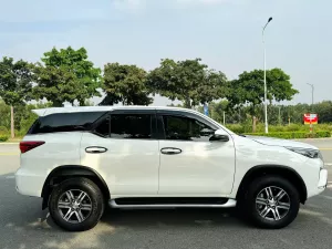 Toyota Fortuner 2.4G 4x2 MT 2022 - Cần bán Toyota Fortuner 2.4G 4x2 MT đời 2022, màu trắng, giá tốt