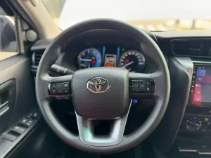 Toyota Fortuner 2.4G 4x2 MT 2022 - Cần bán Toyota Fortuner 2.4G 4x2 MT đời 2022, màu trắng, giá tốt