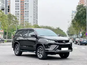 Toyota Fortuner legender 2.8L 4x4 AT 2023 - Bán ô tô Toyota Fortuner legender 2.8L 4x4 AT năm 2023, màu nâu