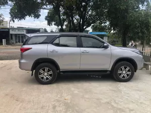 Toyota Fortuner 2.4G 4x2 AT 2023 - Bán ô tô Toyota Fortuner 2.4G 4x2 AT đời 2023, màu bạc, 960 triệu