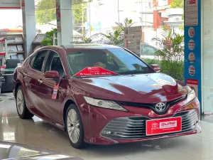 Toyota Camry 2020 - Bán xe Camry 2.5Q sản xuất 2020 màu đỏ chạy 55.000 km xe HCM 