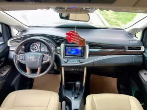 Toyota Innova 2018 - Bán xe Innova G số tự động sản xuất 2018 màu đồng, chất xe đẹp 