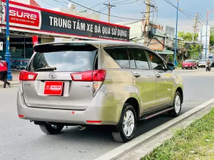 Toyota Innova 2018 - Bán xe Innova G số tự động sản xuất 2018 màu đồng, chất xe đẹp 