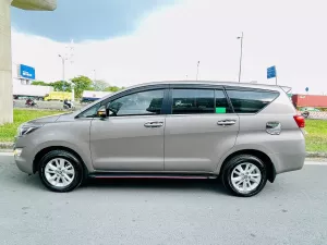 Toyota Innova 2018 - Bán xe Innova G số tự động sản xuất 2018 màu đồng, chất xe đẹp 