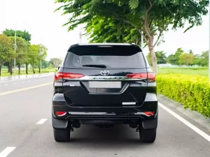 Toyota Fortuner 2.4G 4x2 AT 2023 - Bán ô tô Toyota Fortuner 2.4G 4x2 AT đời 2023, màu đen, giá 960tr