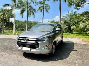 Toyota Innova 2.0E 2020 - Bán xe Toyota Innova 2.0E đời 2020, màu bạc, giá 475tr