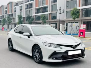 Toyota Camry 2.0Q 2024 - Cần bán Toyota Camry 2.0Q đời 2024, màu trắng, nhập khẩu chính hãng