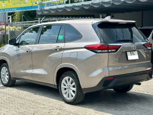 Toyota Innova Cross 2.0 CVT 2025 - Cần bán Toyota Innova Cross 2.0 CVT đời 2025, màu xám, nhập khẩu nguyên chiếc