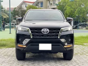 Toyota Fortuner 2.4G 4x2 AT 2022 - Cần bán xe Toyota Fortuner 2.4G 4x2 AT đời 2022, màu đen