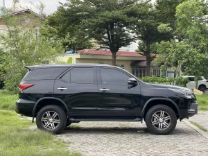 Toyota Fortuner 2.4G 4x2 AT 2022 - Cần bán xe Toyota Fortuner 2.4G 4x2 AT đời 2022, màu đen