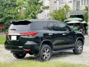 Toyota Fortuner 2.4G 4x2 AT 2022 - Cần bán xe Toyota Fortuner 2.4G 4x2 AT đời 2022, màu đen