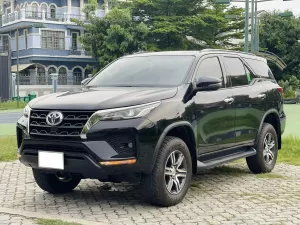 Toyota Fortuner 2.4G 4x2 AT 2022 - Cần bán xe Toyota Fortuner 2.4G 4x2 AT đời 2022, màu đen