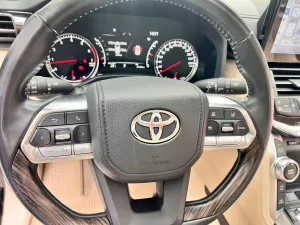 Toyota Land Cruiser LC300 2021 - Bán xe Toyota Land Cruiser LC300 sản xuất năm 2021 cá nhân, xe đi 47.000Km 