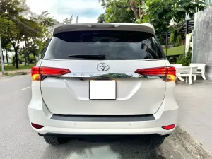 Toyota Fortuner 2.4G 4x2 AT 2020 - Bán Toyota Fortuner 2.4G 4x2 AT đời 2020, màu trắng, 815 triệu