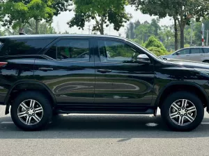 Toyota Fortuner 2.4G 4x2 MT 2022 - Cần bán Toyota Fortuner 2.4G 4x2 MT 2022, màu đen