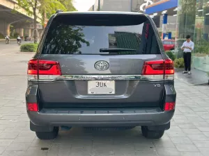 Toyota Land Cruiser 2020 - Toyota Land Cruser LC200 2020 Đẹp Xuất Sắc. Xe đi < 4v km zin đét Bao check bất kỳ đâu - Hỗ trợ các thủ tục sang tên  - 